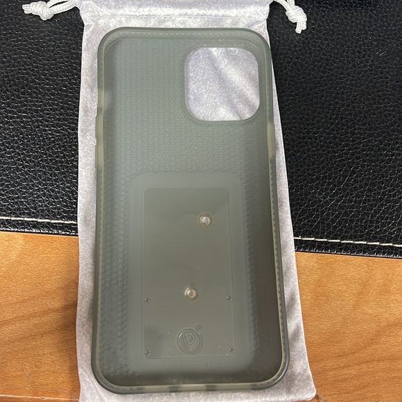 Loopy Case - Picture 2 of 5